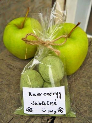 Jablečné raw balls.jpg